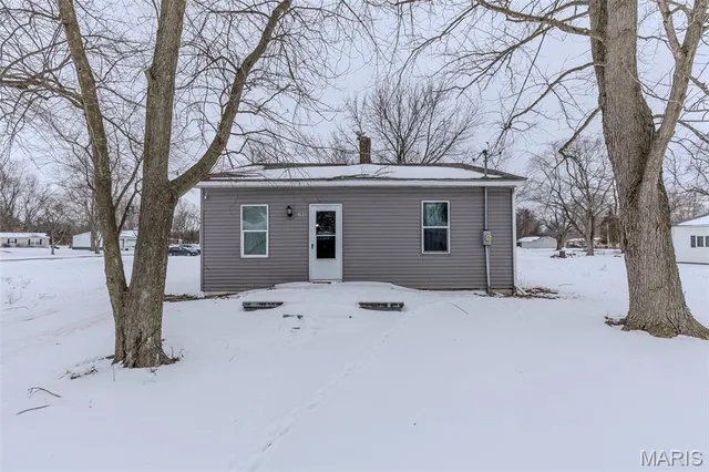 $59,900 | 305 Mine Road, Sawyerville, IL 62085