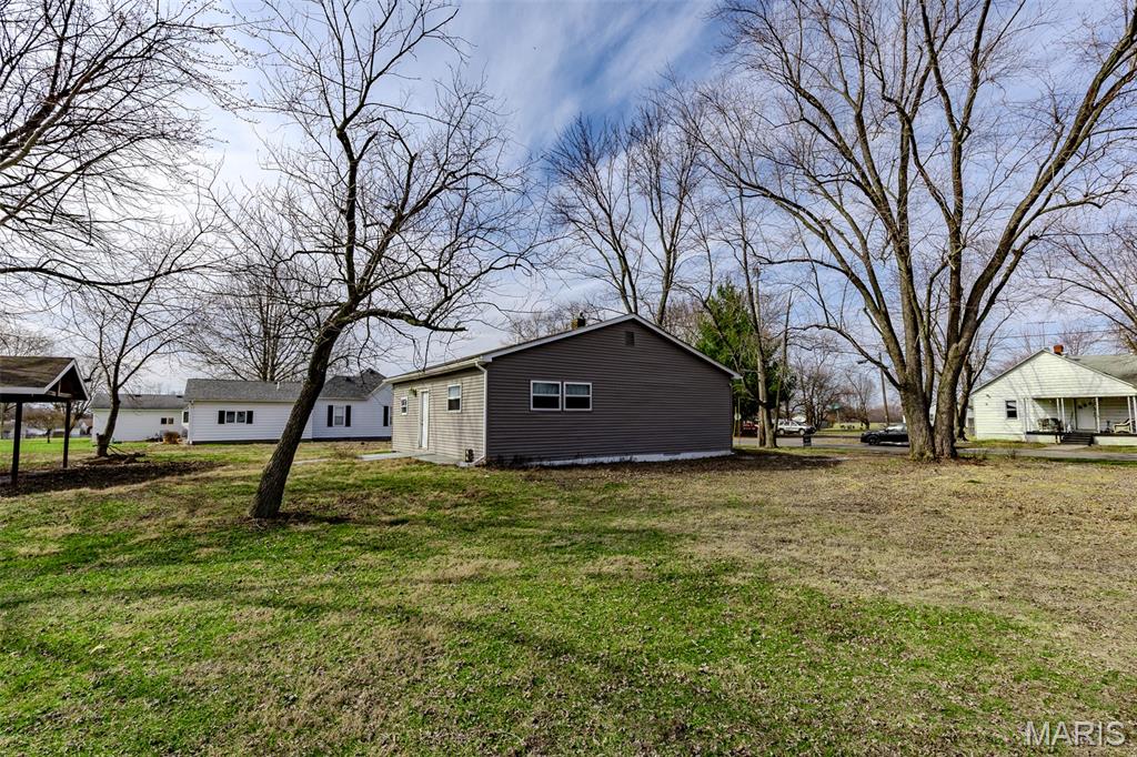 305 Mine Road Sawyerville, IL 62085 - Photo 4 of 23