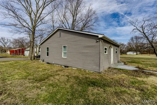$59,900 | 305 Mine Road, Sawyerville, IL 62085