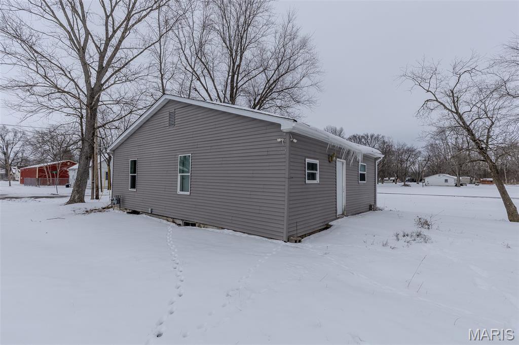 305 Mine Road Sawyerville, IL 62085 - Photo 7 of 22