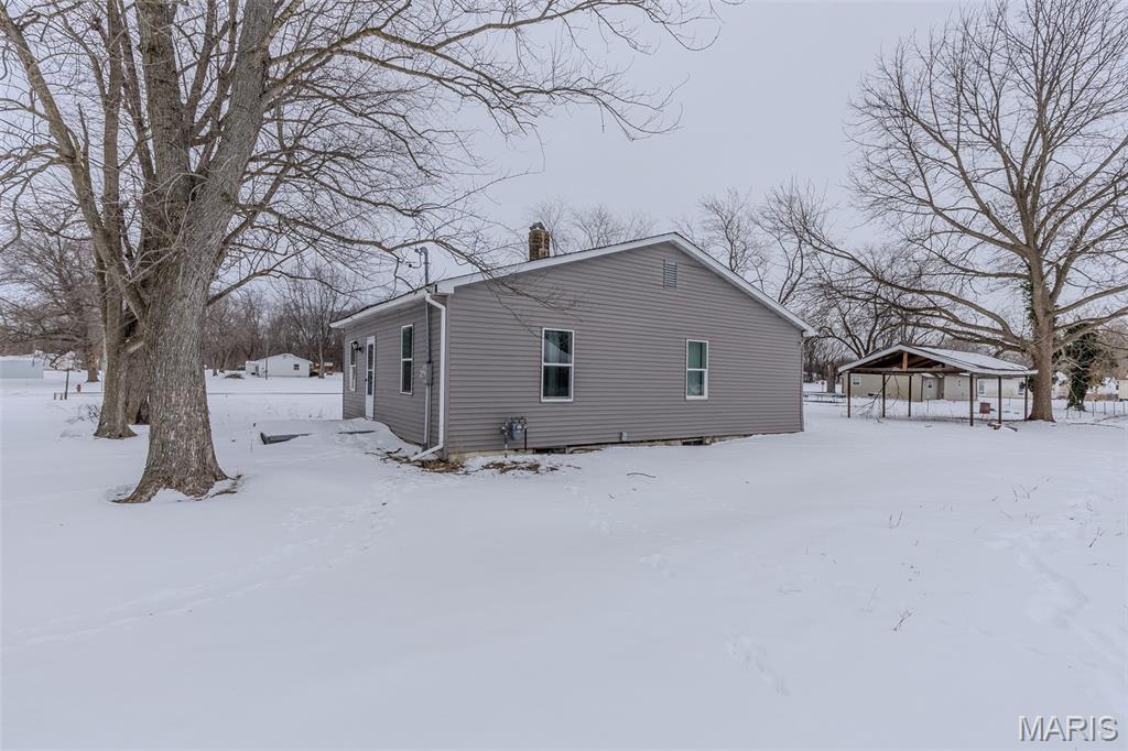 305 Mine Road Sawyerville, IL 62085 - Photo 8 of 22