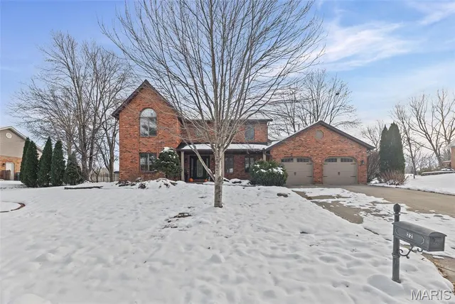 $480,000 | 22 Waterford Lane, Glen Carbon, IL 62034