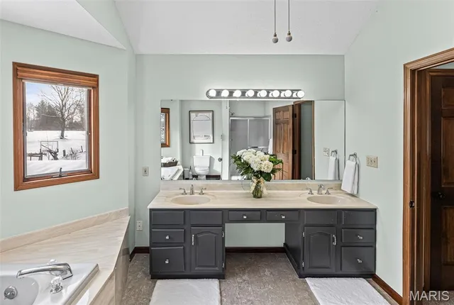 $480,000 | 22 Waterford Lane, Glen Carbon, IL 62034