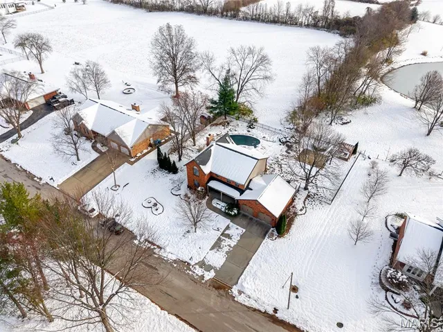 $480,000 | 22 Waterford Lane, Glen Carbon, IL 62034