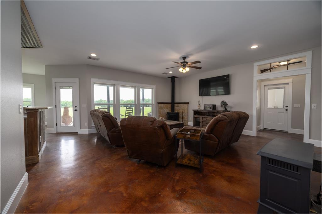191 Bell Road Van Alstyne, TX 75495 - Photo 13 of 40