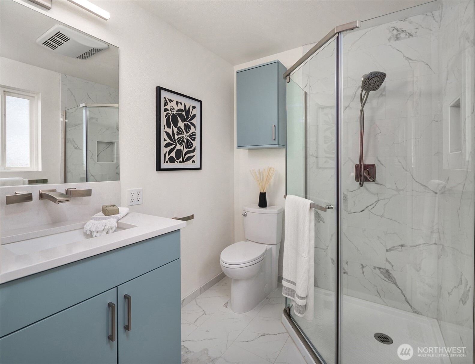 1221 Coronado Place Edmonds, WA 98020 - Photo 21 of 32 a bathroom with a toilet sink and shower