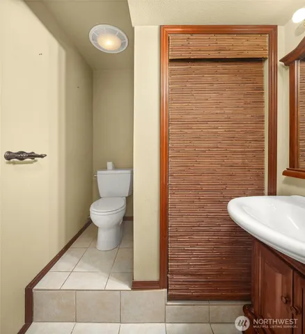 an outdoor space with garden