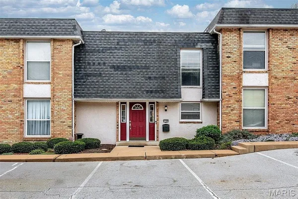 $189,900 | 1169 Rue La Ville Walk, Unit 1169, Creve Coeur, MO 63141
