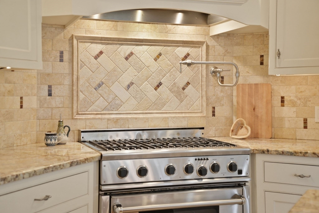 324 Farmington Road Longmeadow, MA 01106 - Photo 15 of 42 Gallery Image 15