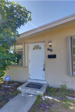 910 9th Street Lake Park, FL 33403 - Photo 4 of 34 Front door close up 910 9th St