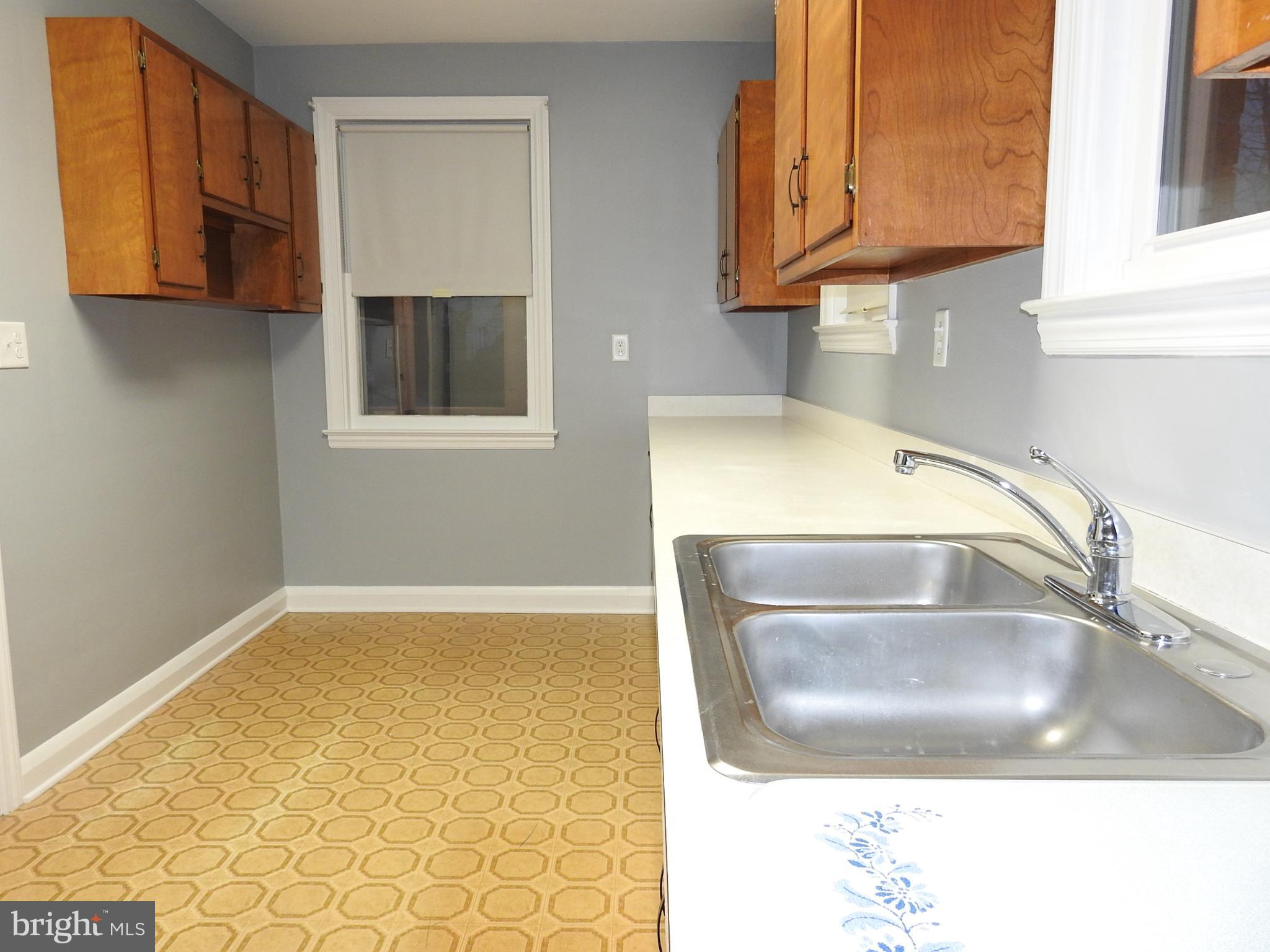 4205 Fordham Road Baltimore, MD 21229 - Photo 15 of 33