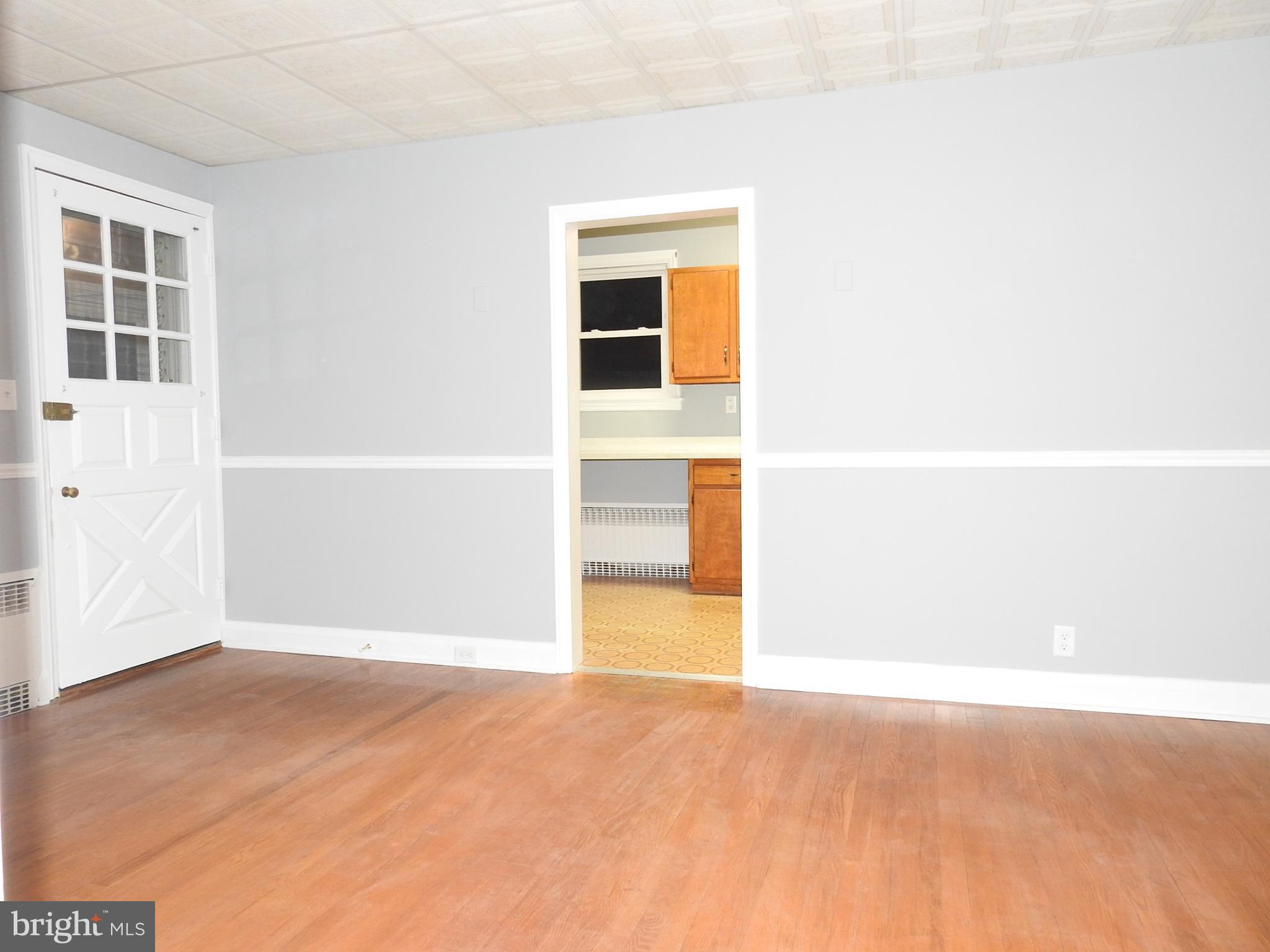 4205 Fordham Road Baltimore, MD 21229 - Photo 9 of 33