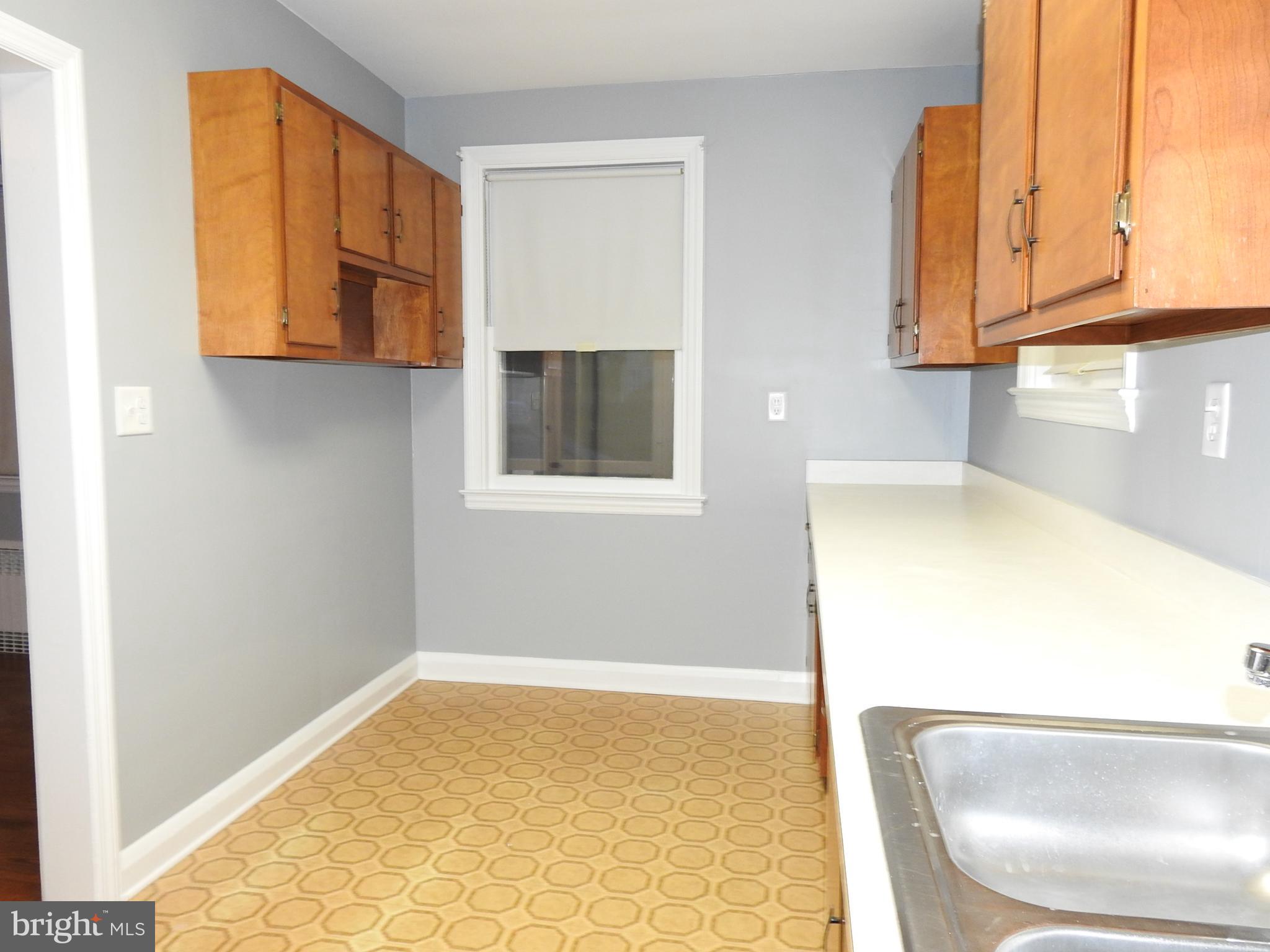 4205 Fordham Road Baltimore, MD 21229 - Photo 10 of 33