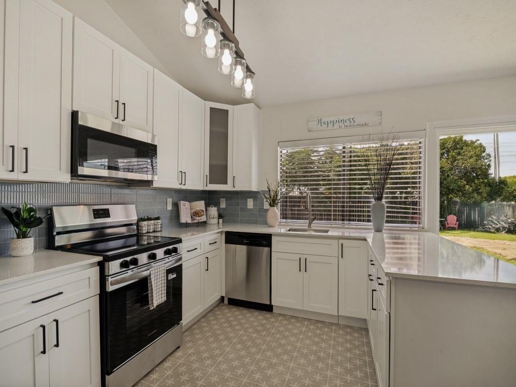 2036 Apple Valley Road Plano, TX 75023 - Photo 10 of 24