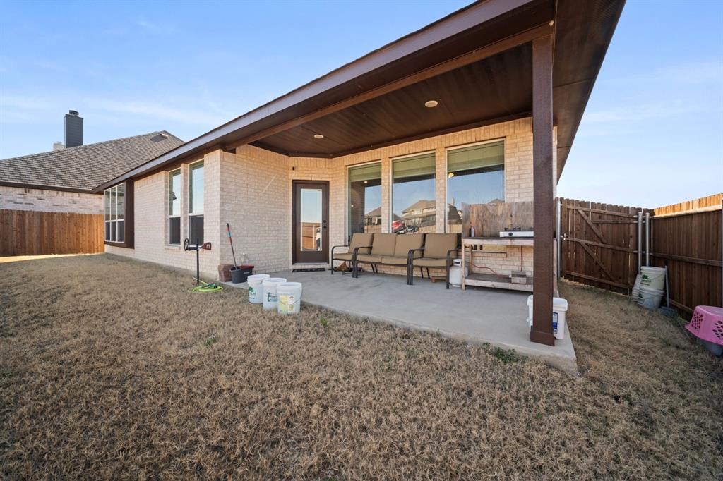 3841 Eagles Bluff Road Midlothian, TX 76065 - Photo 26 of 36 a view of living room with patio