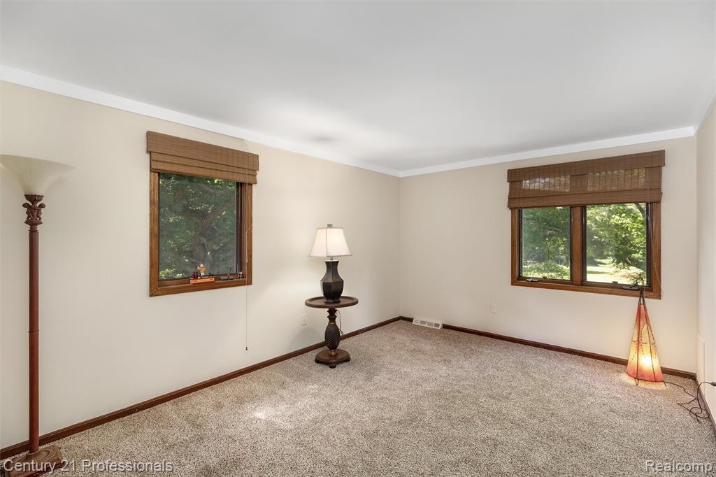 9601 Kier Road Clarkston, MI 48348 - Photo 42 of 73