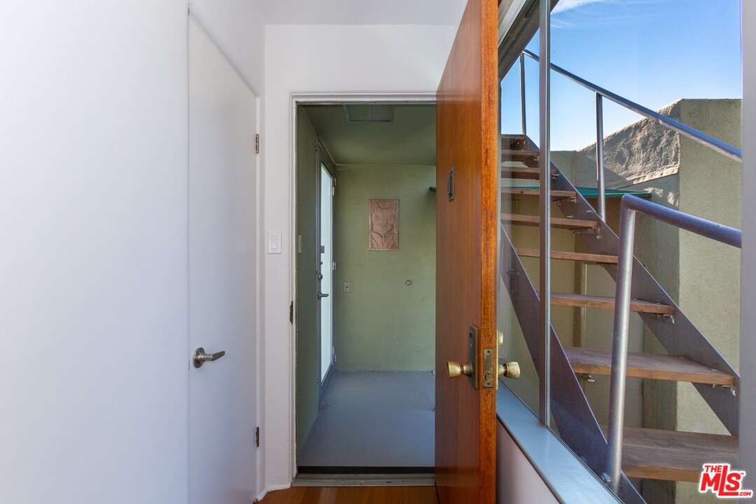 491 Mesa Road Santa Monica, CA 90402 - Photo 14 of 24 a view of an entryway