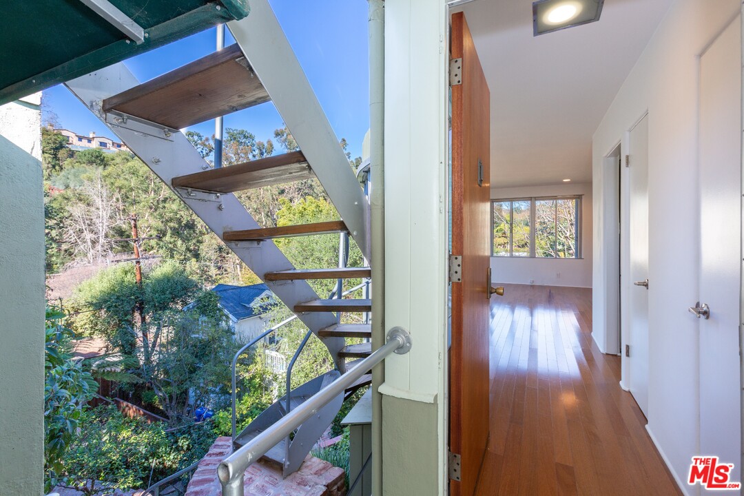 491 Mesa Road Santa Monica, CA 90402 - Photo 15 of 24 view of an entryway with wooden floor