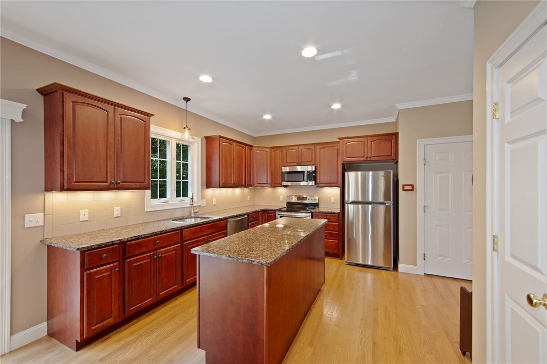 40 Bourque Road Cumberland, RI 02864 - Photo 8 of 34