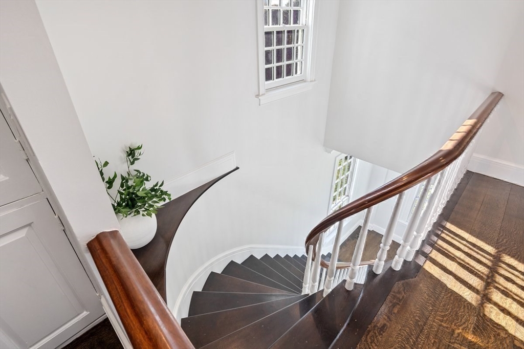 10 R Martins Lane Hingham, MA 02043 - Photo 18 of 40