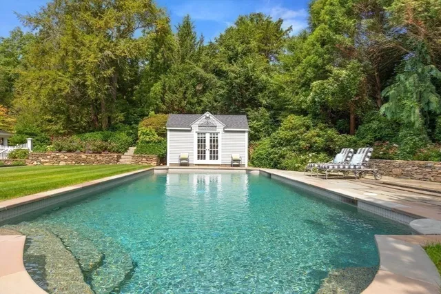 $4,300,000 | 10 R Martins Lane, Hingham, MA 02043