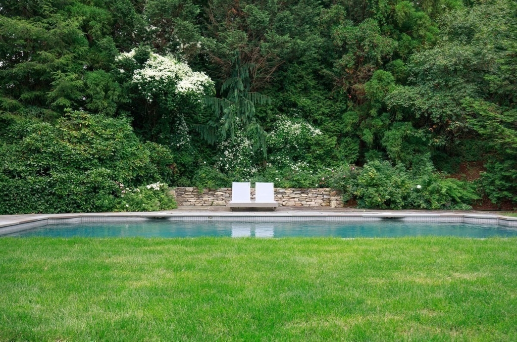 10 R Martins Lane Hingham, MA 02043 - Photo 5 of 40 a view of yard