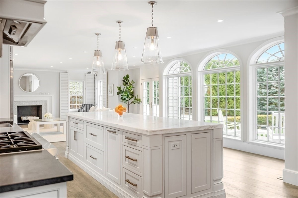 10 R Martins Lane Hingham, MA 02043 - Photo 7 of 40