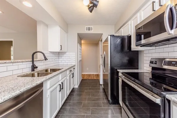 $1,395 | 14600 Fonmeadow Drive, Unit 301, Houston, TX 77035