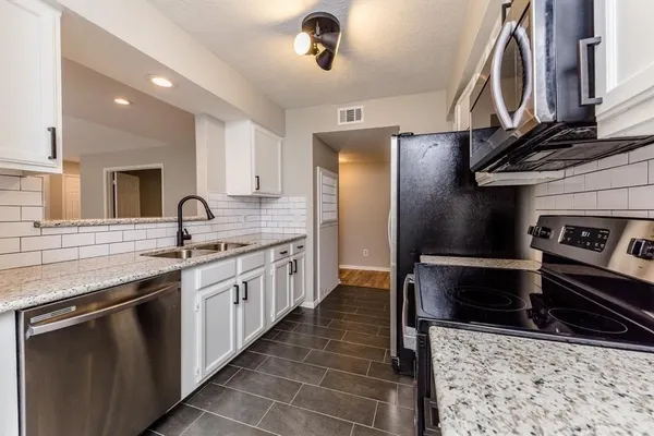 $1,395 | 14600 Fonmeadow Drive, Unit 301, Houston, TX 77035