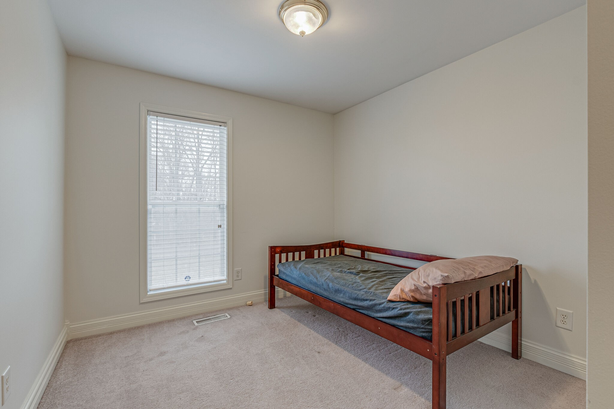 113 Lear Road Portland, TN 37148 - Photo 20 of 28 a sitting area with window
