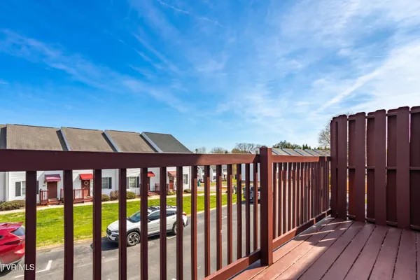 $174,900 | 671 Beaverview Drive, Unit 671, Bristol, VA 24201