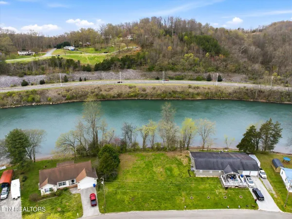 $118,000 | Melton Hill Circle, Clinton, TN 37716