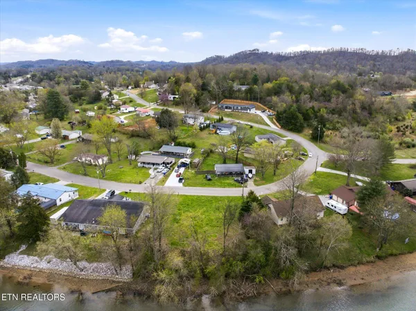 $118,000 | Melton Hill Circle, Clinton, TN 37716