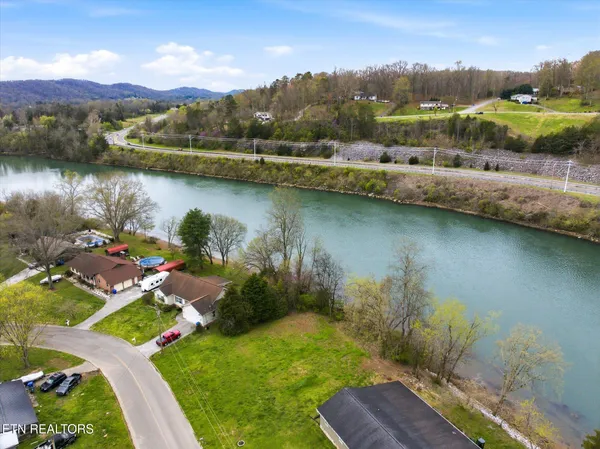 $118,000 | Melton Hill Circle, Clinton, TN 37716