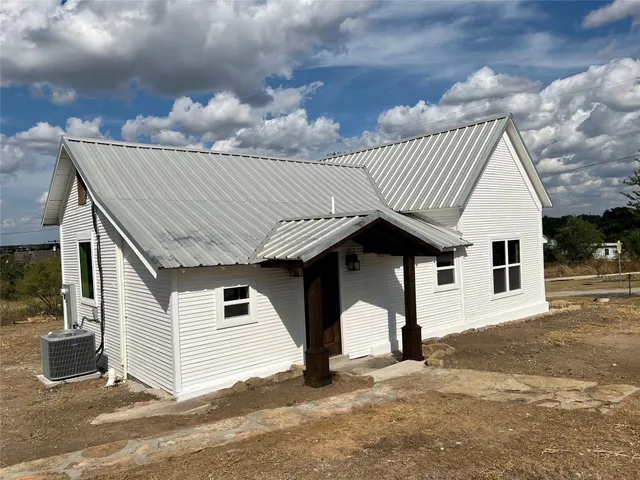 $1,400 | 305 Hall Street, Richland Springs, TX 76871