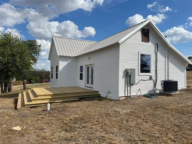 $1,400 | 305 Hall Street, Richland Springs, TX 76871