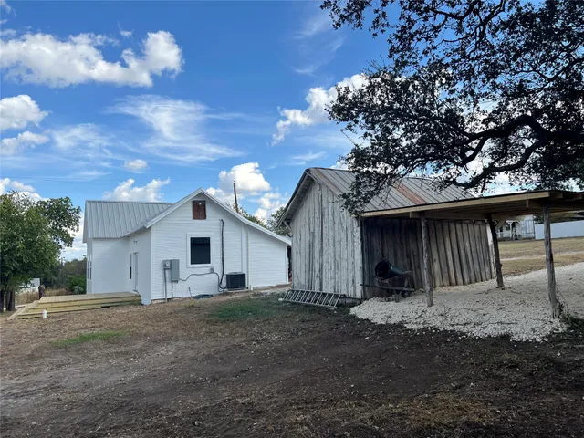 $1,400 | 305 Hall Street, Richland Springs, TX 76871