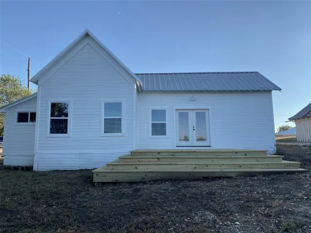 $1,400 | 305 Hall Street, Richland Springs, TX 76871