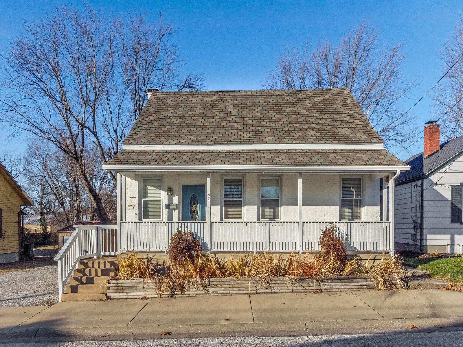 211 Flower Street Waterloo, IL 62298 - Photo 1 of 23