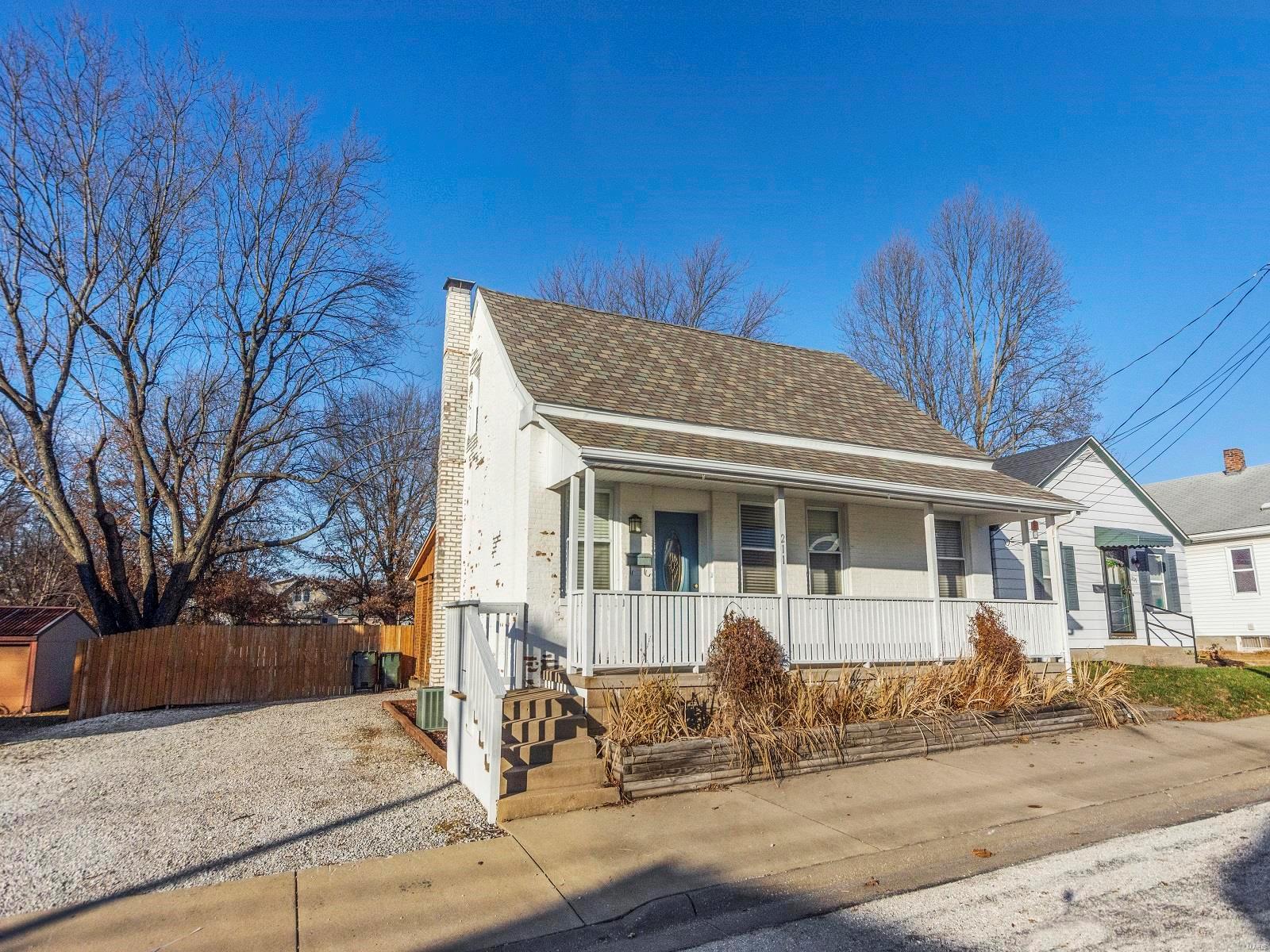 211 Flower Street Waterloo, IL 62298 - Photo 3 of 23