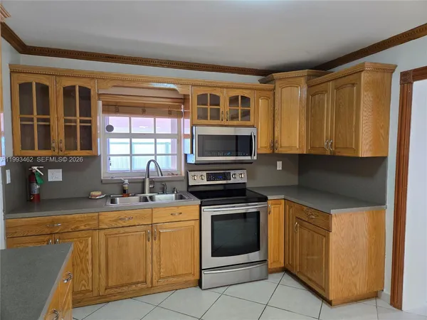 $4,500 | 10475 Southwest 42nd Terrace, Miami, FL 33165