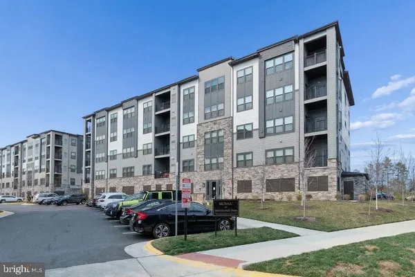 $2,950 | 12850 Mosaic Park Way, Unit 2W, Herndon, VA 20171