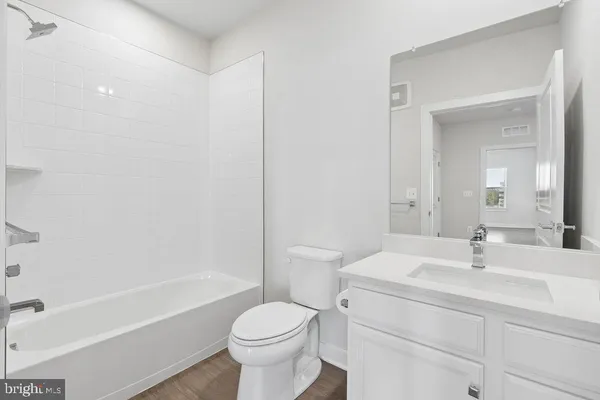 $2,950 | 12850 Mosaic Park Way, Unit 2W, Herndon, VA 20171