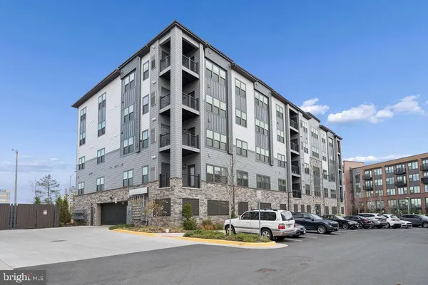 $2,950 | 12850 Mosaic Park Way, Unit 2W, Herndon, VA 20171