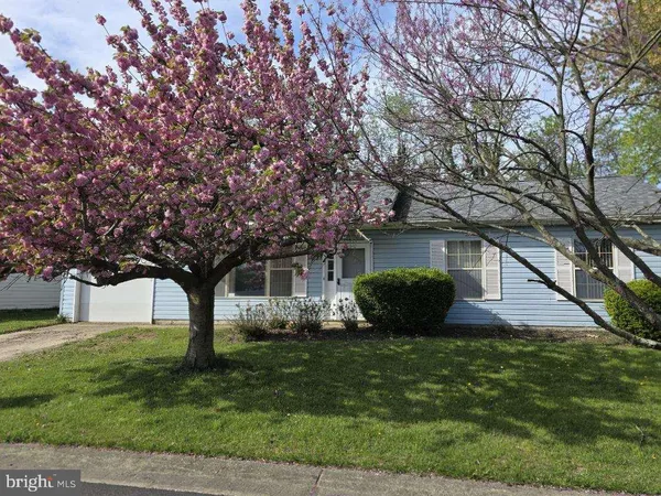 $2,300 | 13 Honeysuckle Drive, Newark, DE 19702
