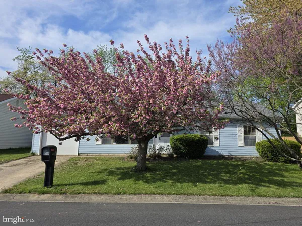 $2,300 | 13 Honeysuckle Drive, Newark, DE 19702