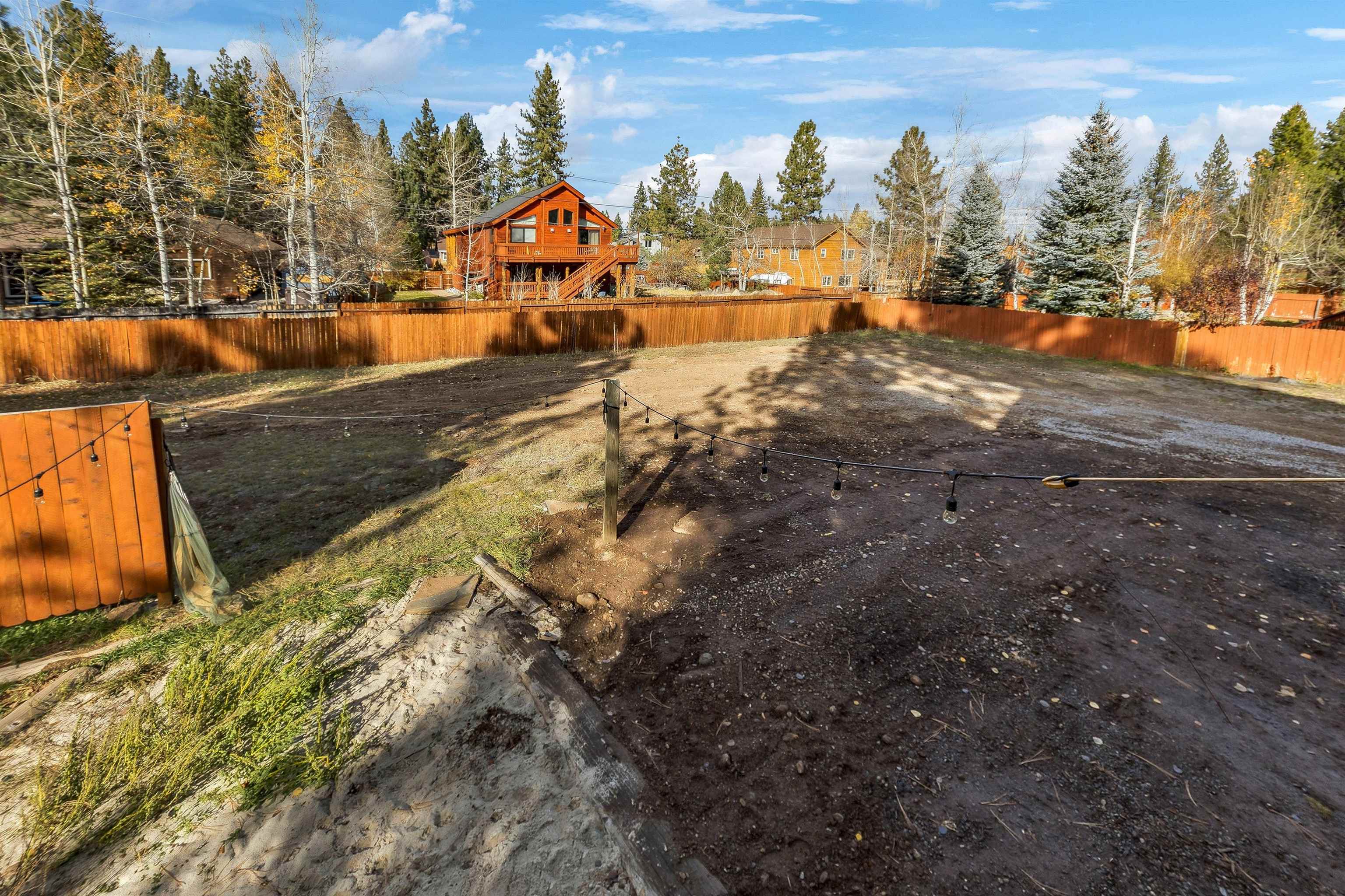 10164 Shore Pine Road Truckee, CA 96161 - Photo 5 of 26 Gallery Image 5