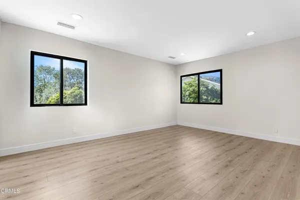 $6,495 | 9321 Belvoir Avenue, La Crescenta, CA 91214