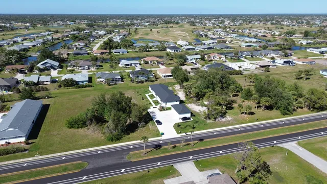 $822,500 | 260 Rotonda Boulevard West, Rotonda West, FL 33947