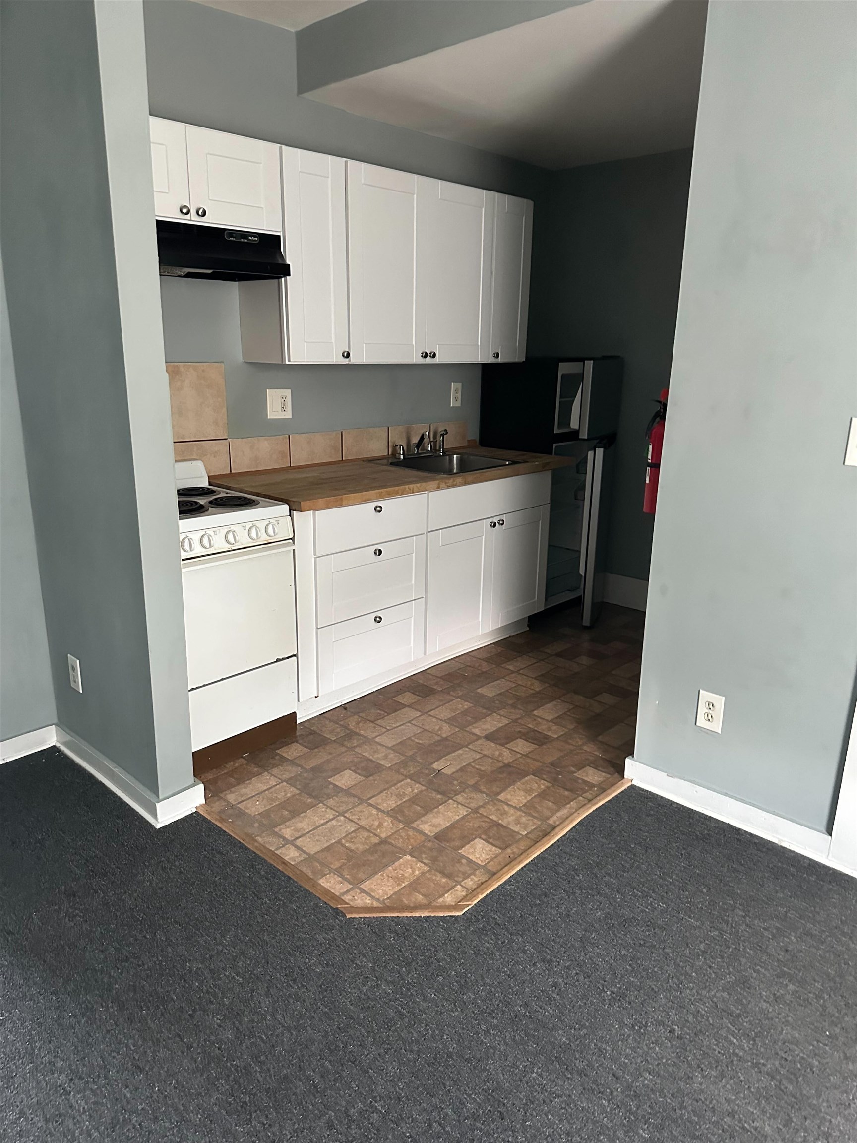 46 Summer Street Rutland, VT 05701 - Photo 6 of 17